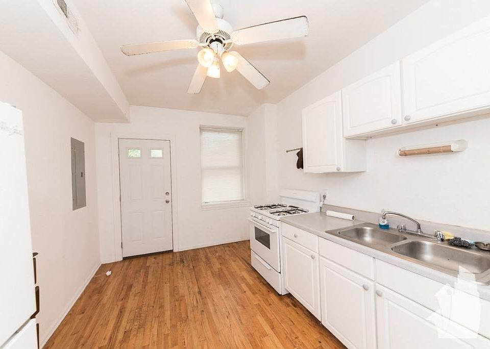 1st image of 3820 N Sheffield Ave #3M