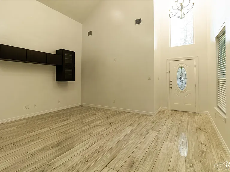10904 Panther Ct — Photo 6