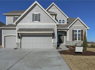 8900 W 166th St, Overland Park, KS 66221