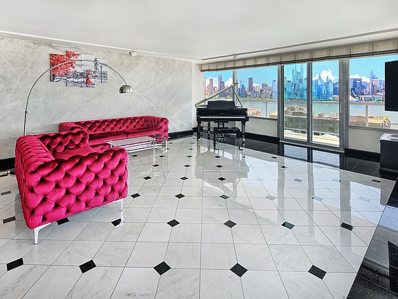 5th image of 6050 Boulevard East APT 3H