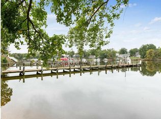 7702 W Shore Rd, Pasadena, MD 21122