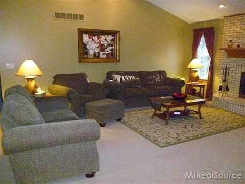 4th image of 53516 Abraham Dr