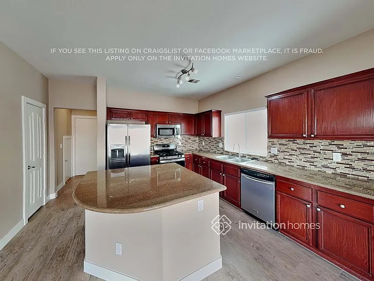 1204 Bistro Bay Ave — Photo 9