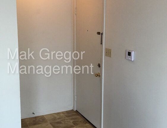 2nd image of 3029 Idlywilde Blvd