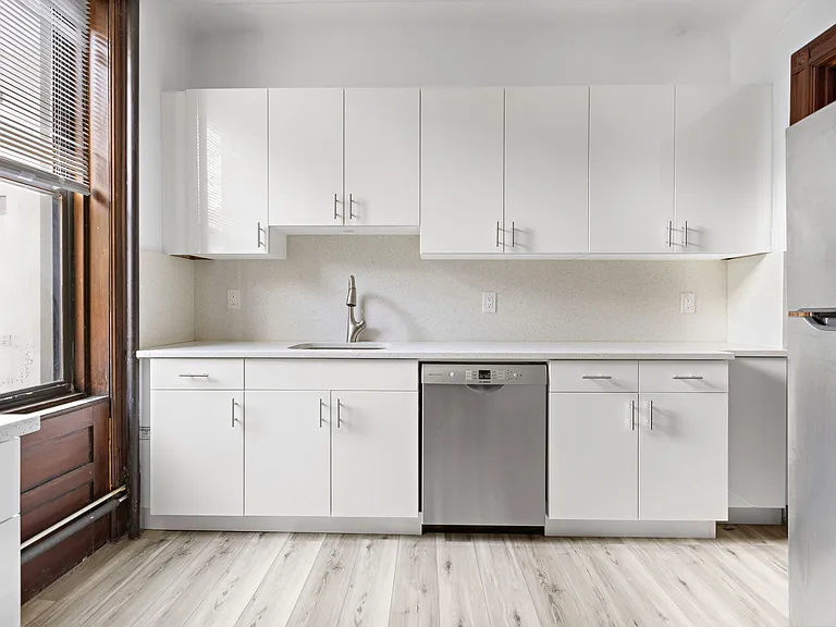 1127 Washington St #2E — Photo 1