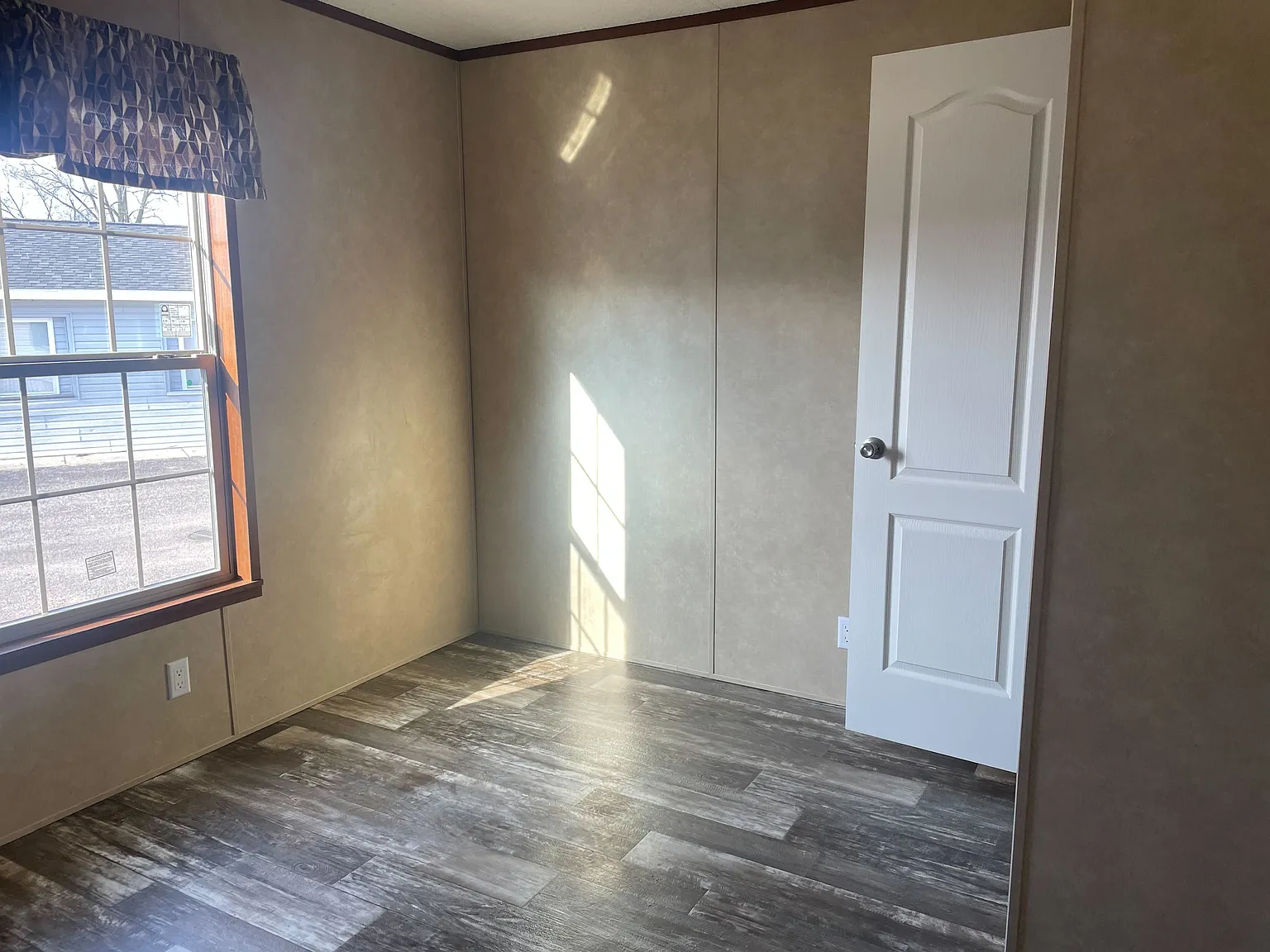 3 bed, 1024 sqft, $1,095 — Photo 4