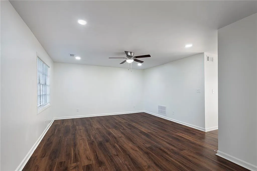 2 bed, 2.5 bath, 1392 sqft, $1,895 — Photo 4