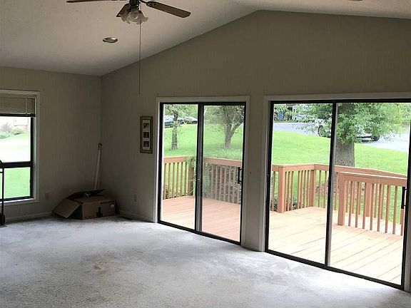 4th image of 338 Clover Ln