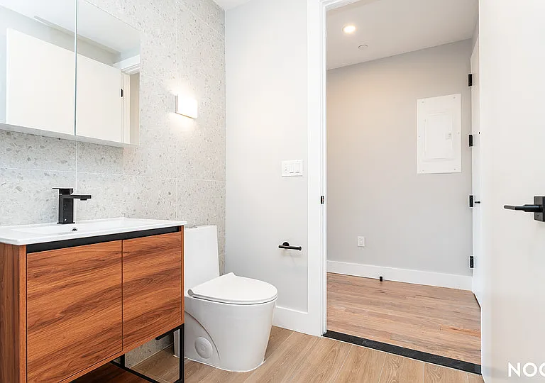 31-61 Vernon Blvd #6X — Photo 15