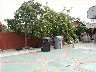3rd image of 1810 Margaret St