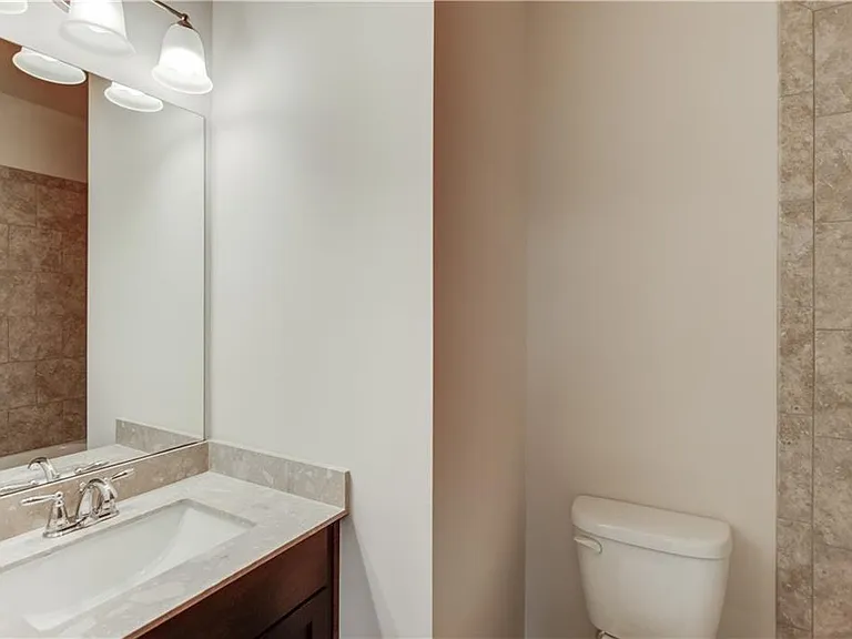 4258 Tacoma Trce — Photo 32