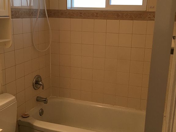 Nicely tiled bathroom