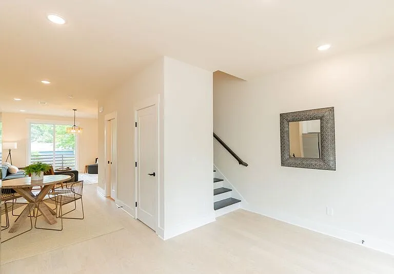 745 N Market St — Photo 5