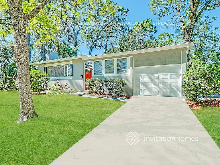 2459 Mercer Cir S — Photo 4