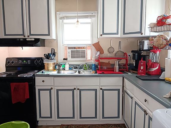 3rd image of 536 Valley View Dr