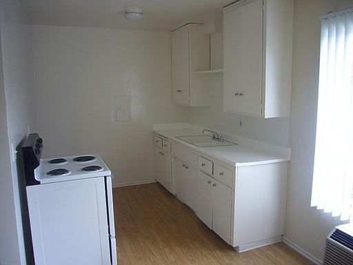 2nd image of 8741 Owensmouth Ave APT 21