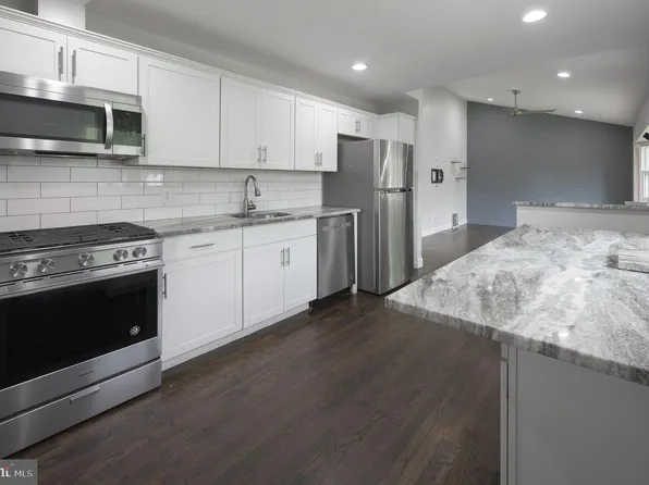 26 Hemlock Dr, Parlin, NJ 08859