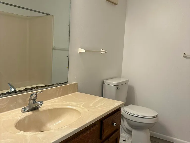 2130 Forest Knoll Dr NE #202 — Photo 10