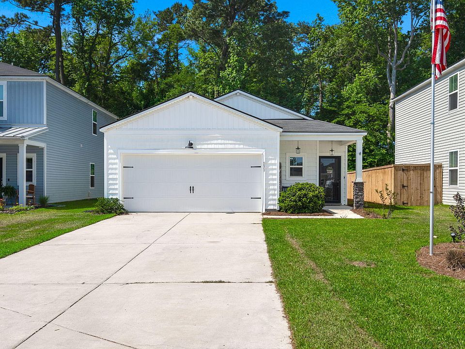 1st image of 131 Vistawood Dr