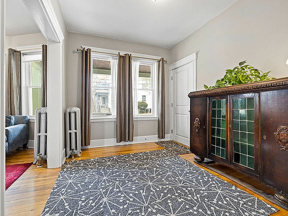 4th image of 17 Woodside Ave #1