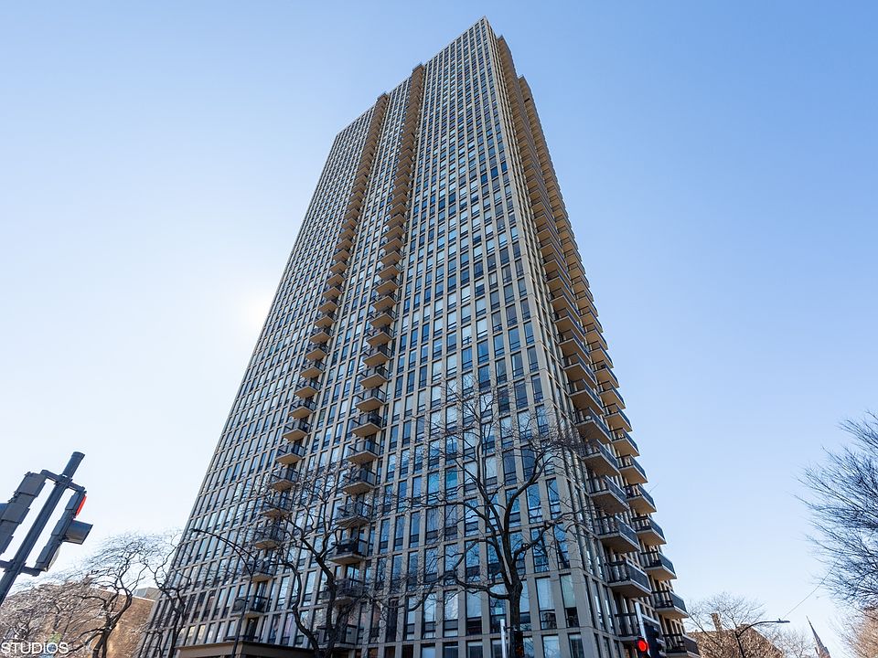 1st image of 1660 N La Salle St #1002