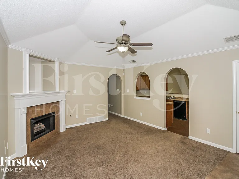 10148 Cross Valley Dr — Photo 3