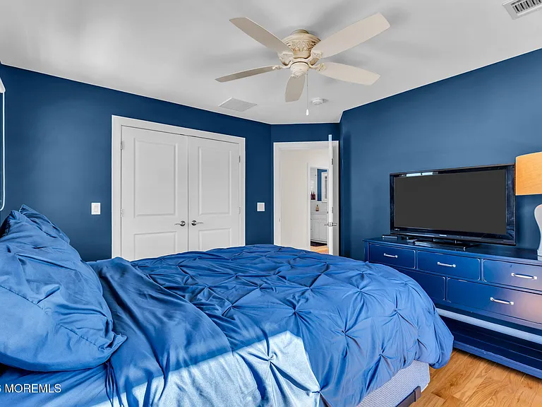 550 Whiting Ave — Photo 37