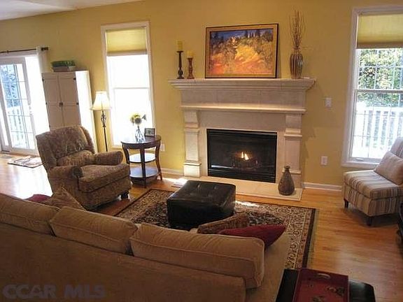 2nd image of 1014 Glenn Cir N