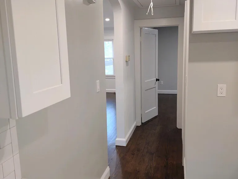 430 Knowlton St #2 — Photo 8