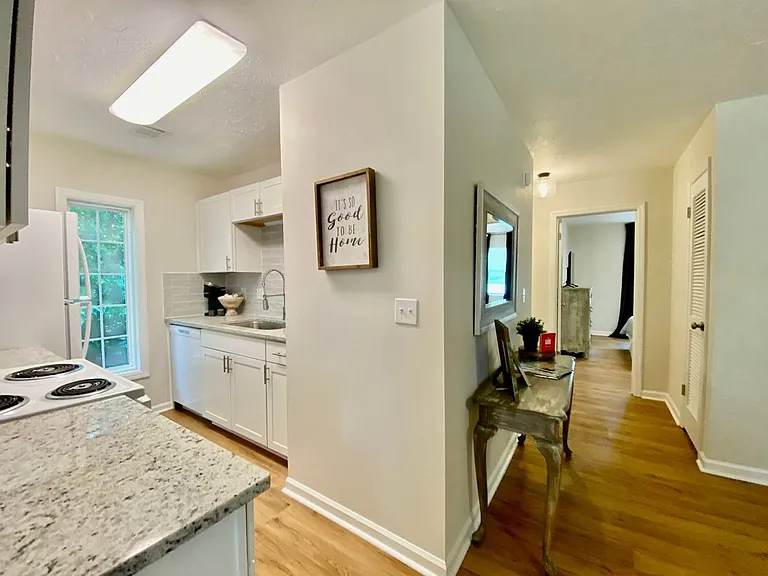 533 Grant Ave #D — Photo 6