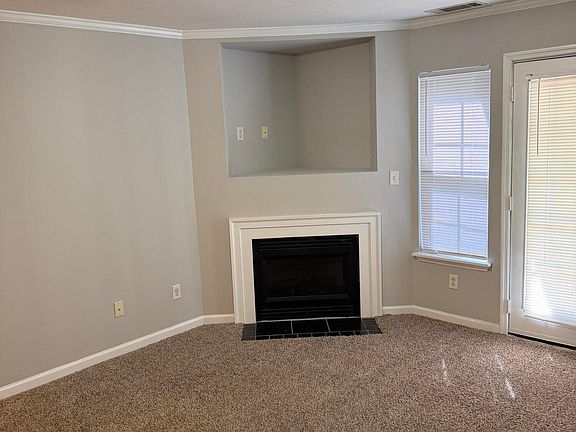 3rd image of 124 Brittany Way