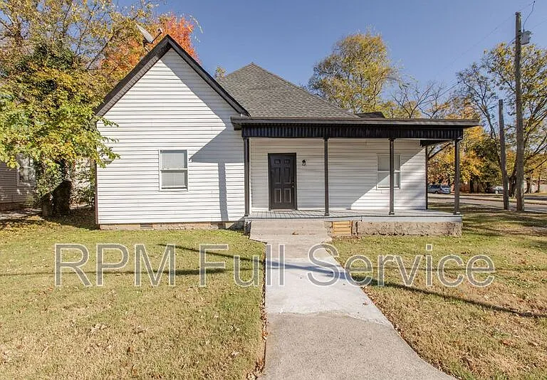 1002 N Maple St #A — Photo 1