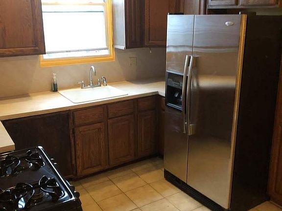 4th image of 1617 E 92nd St #2