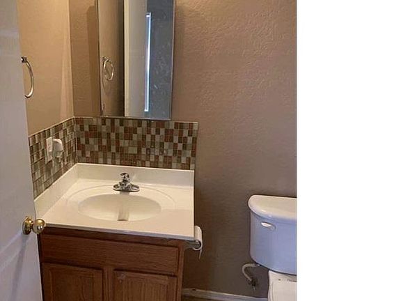 2nd image of 607 E Cody Dr