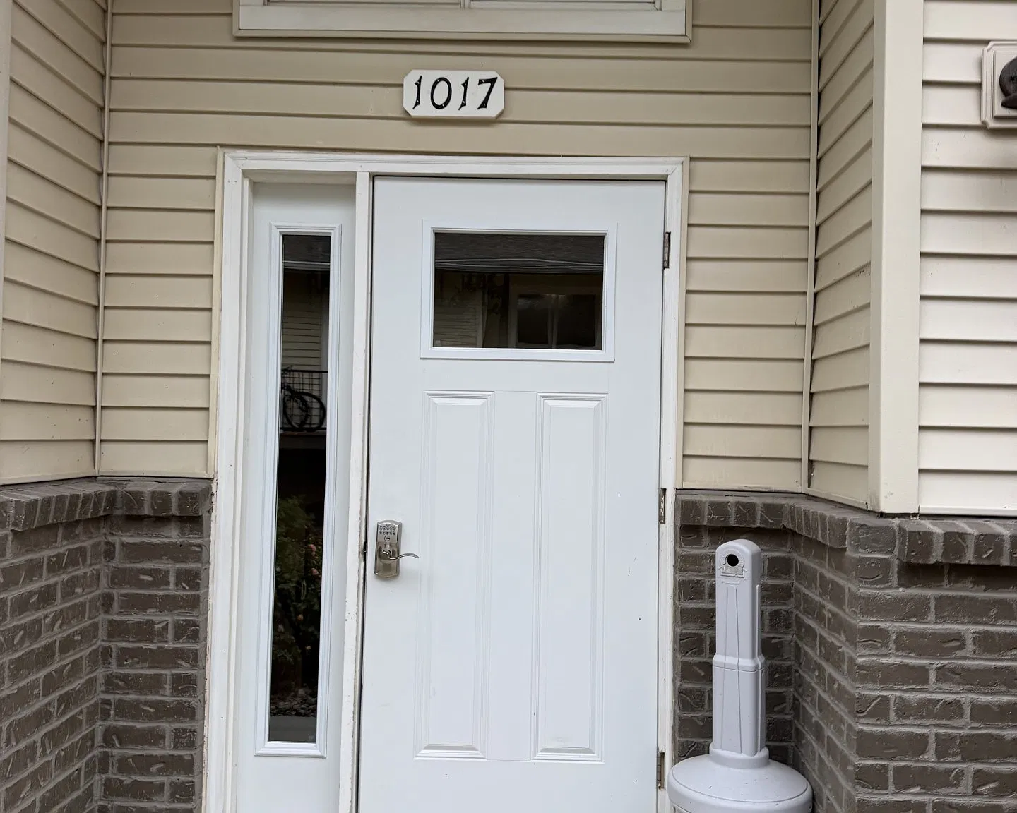 2 bed, 800 sqft, $1,000 — Photo 2