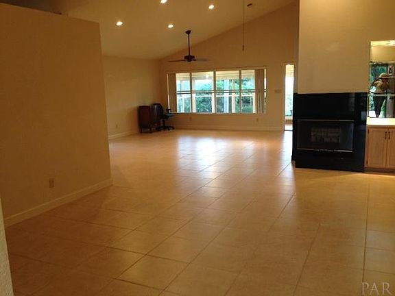5th image of 4096 Longwood Cir
