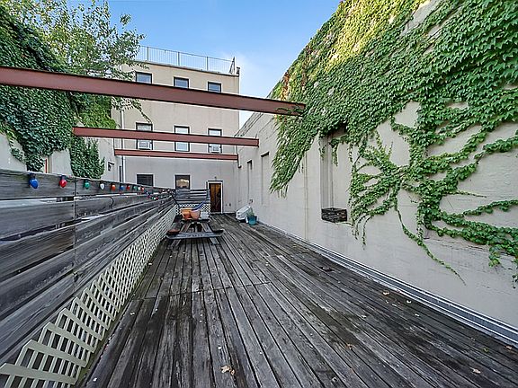 4th image of 74 Greenpoint Ave APT B2