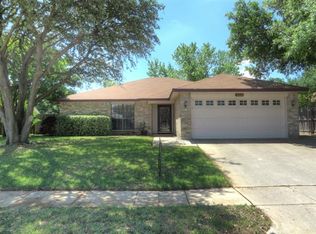 2032 Spicewood Rd, Bedford, TX 76021