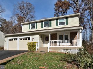 111 Applegate Dr, Sterling, VA 20164