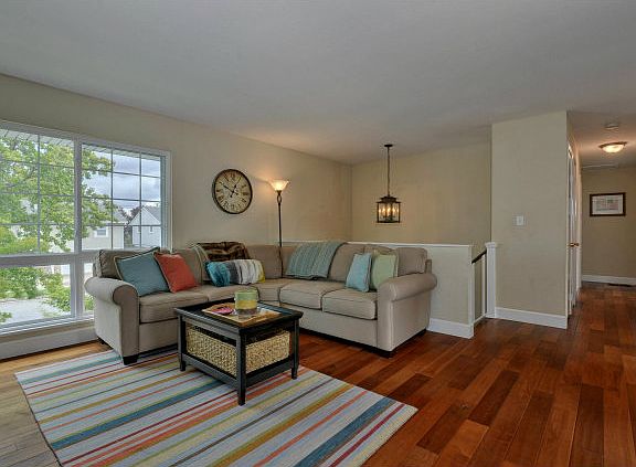 5th image of 1622 Hallbrook Dr