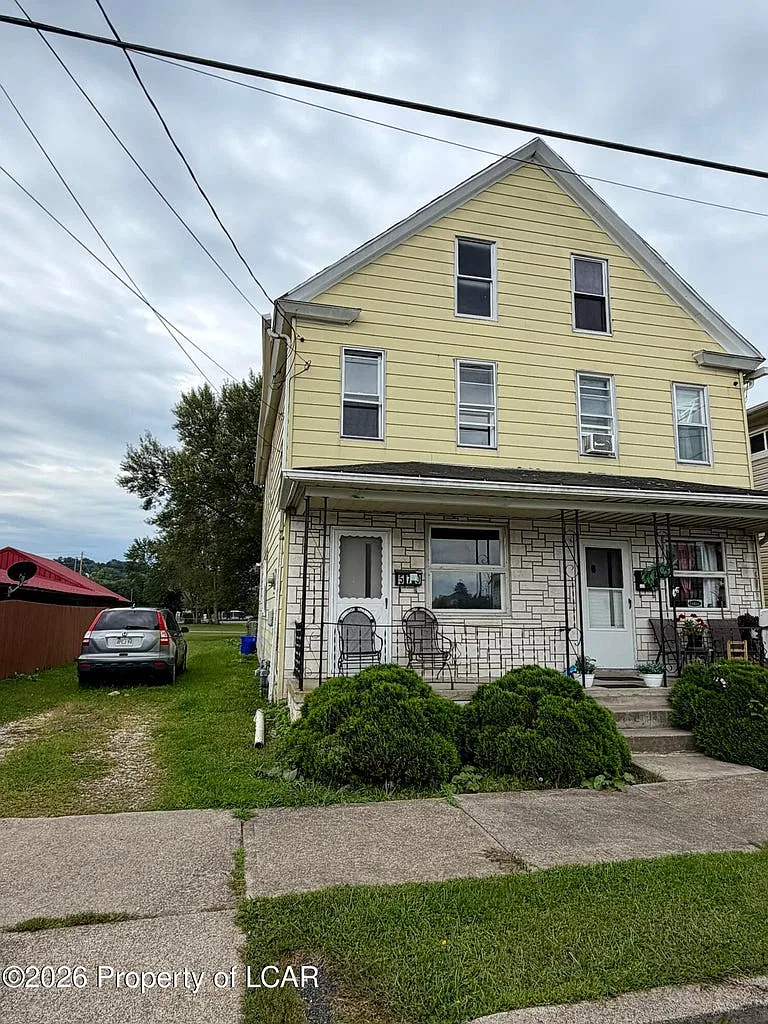 3 bed, 1100 sqft, $1,250 — Photo 1