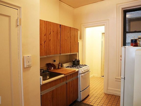 5th image of 66 W 106th St APT 2A