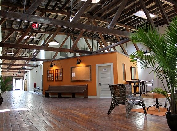 5th image of 701 Jefferson Ave #109