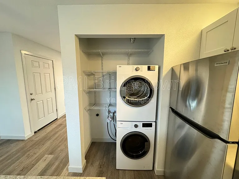 4800 SE Boardman Ave #6 — Photo 5