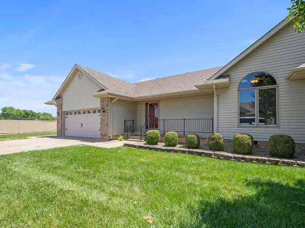 28 Wakland Dr, Grayson, KY 41143