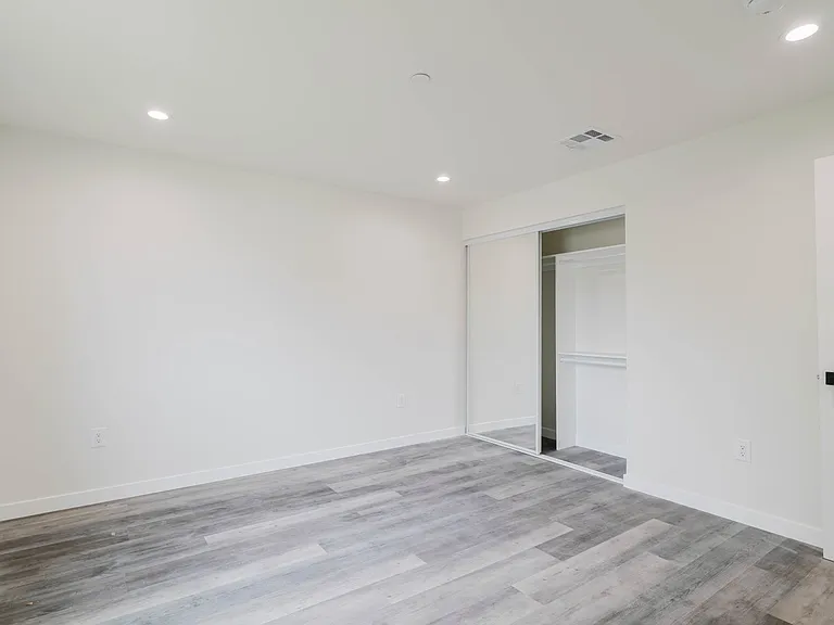 7732 1/2 Etiwanda Ave — Photo 14
