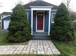 46 Weston St, Huntington Station, NY 11746