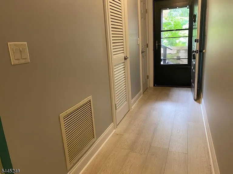5 Sugar Loaf Ct #8 — Photo 22