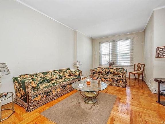 4th image of 1929 Tomlinson Ave