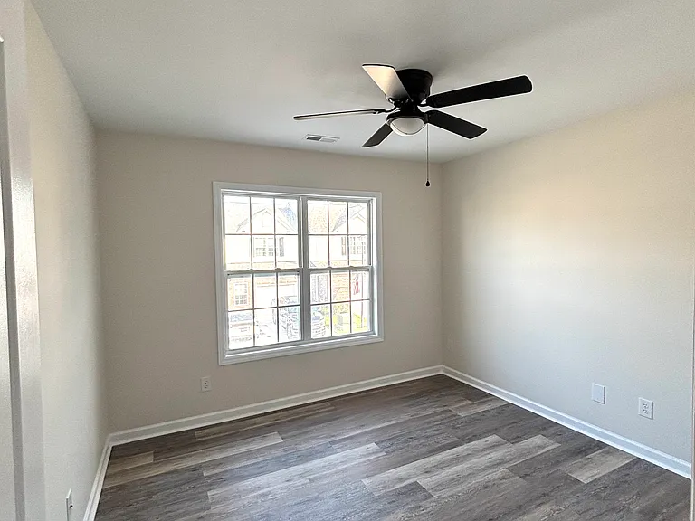 407 Triton Ln — Photo 16